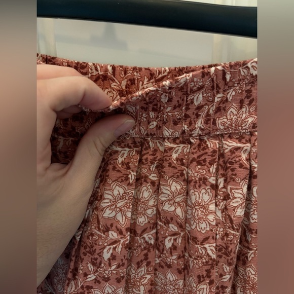 American Eagle Floral Pleated Mini Skirt Size M NWT - Picture 7 of 9